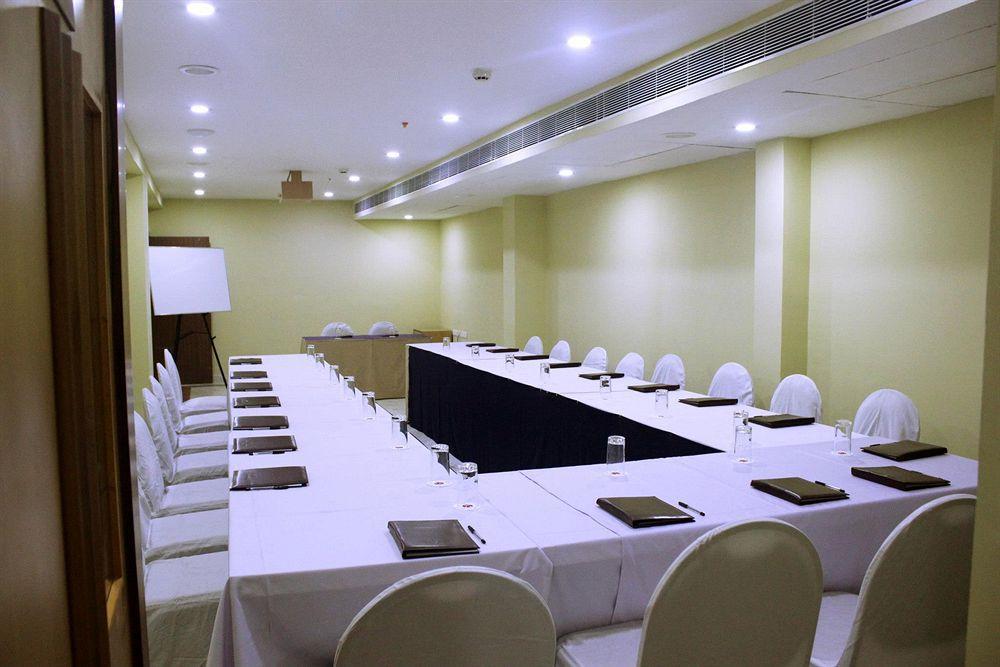 Raj Park- Hill View Hotell Tirupati Eksteriør bilde