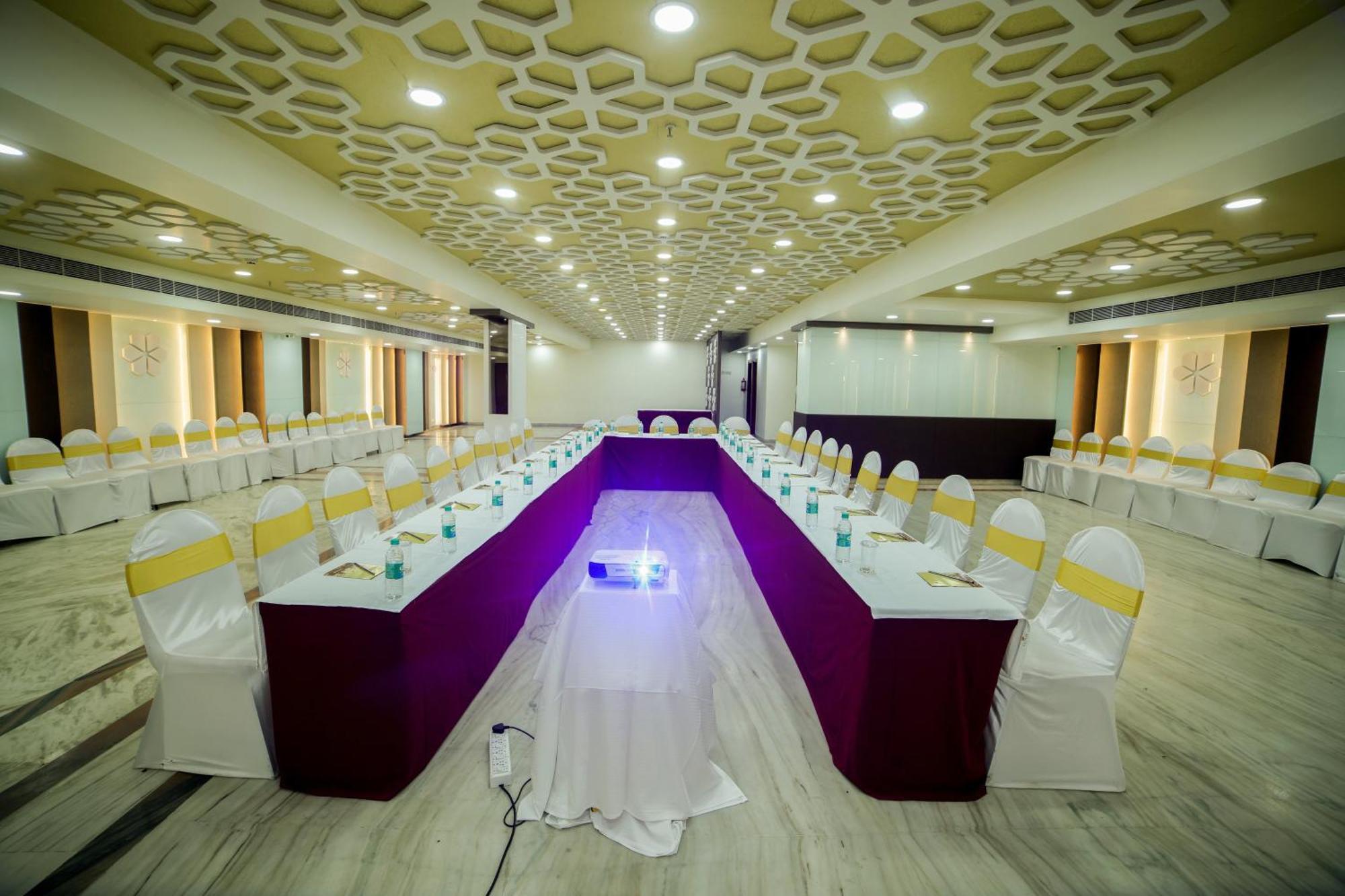Raj Park- Hill View Hotell Tirupati Eksteriør bilde