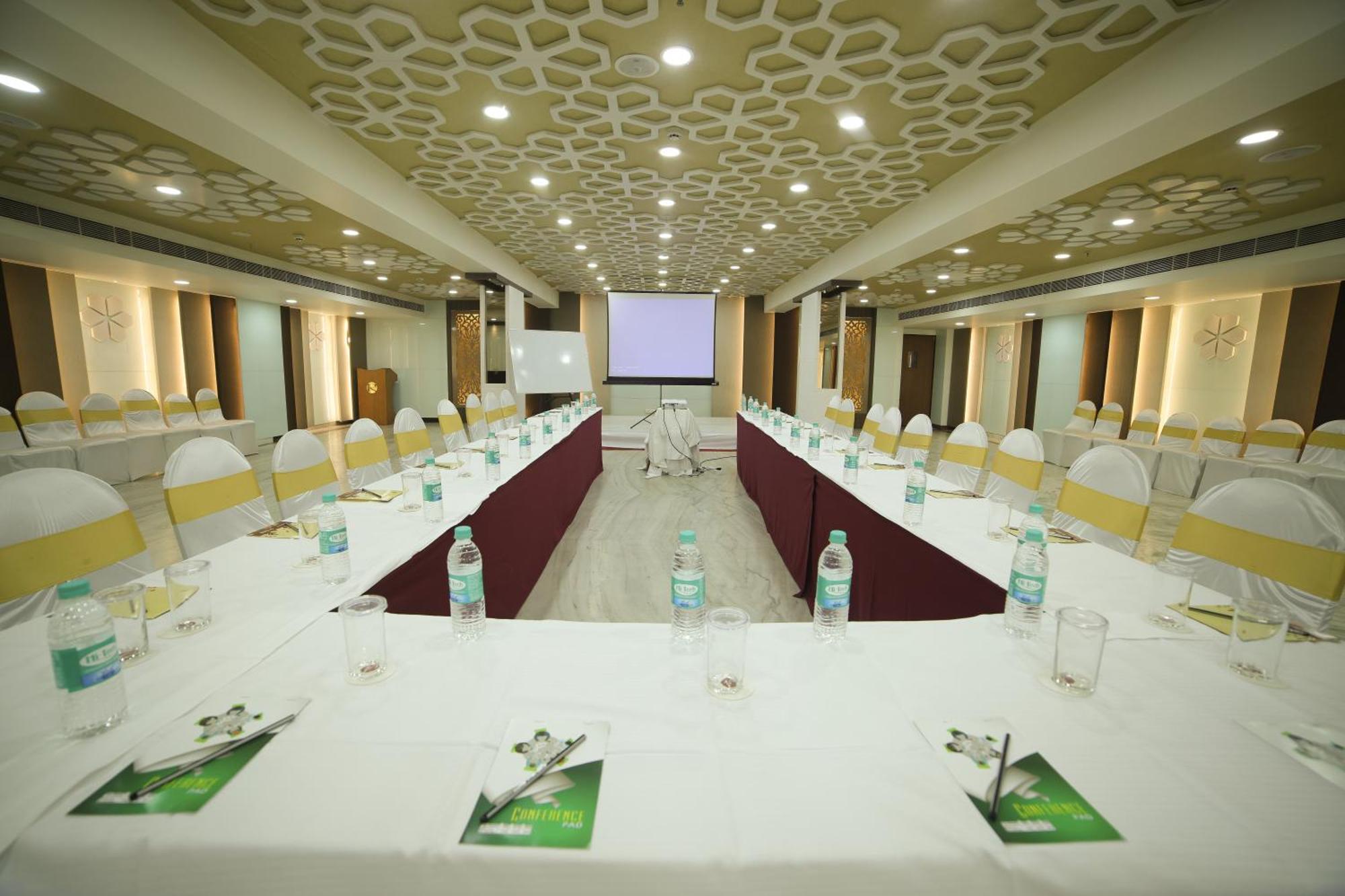 Raj Park- Hill View Hotell Tirupati Eksteriør bilde