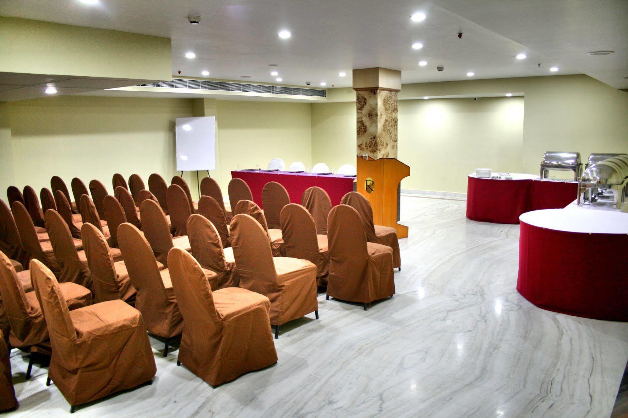 Raj Park- Hill View Hotell Tirupati Eksteriør bilde