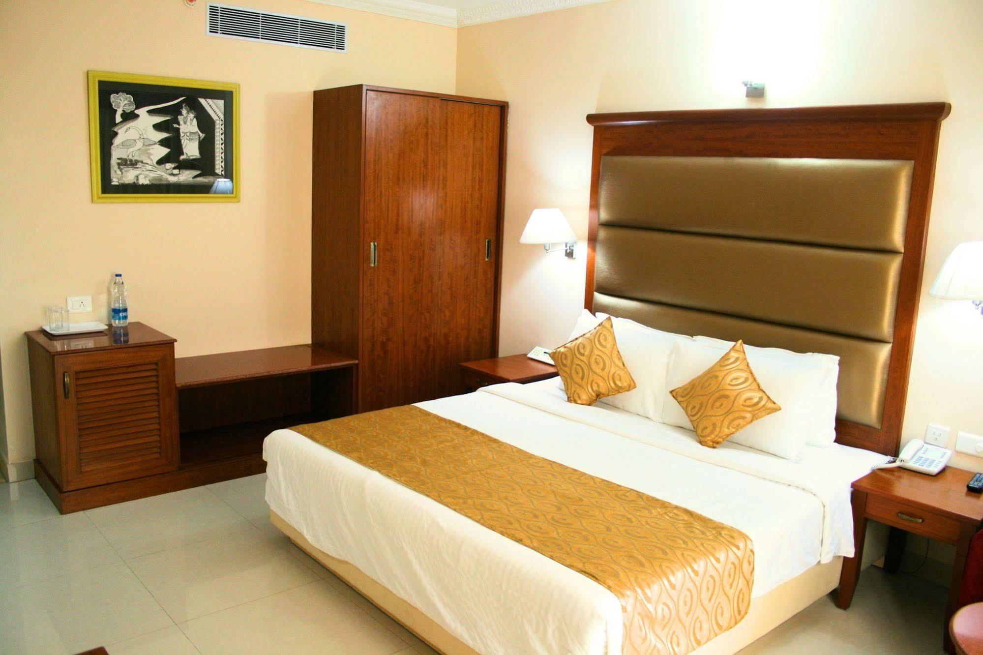 Raj Park- Hill View Hotell Tirupati Eksteriør bilde