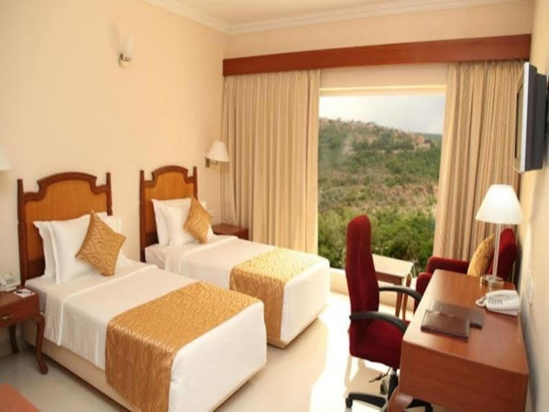 Raj Park- Hill View Hotell Tirupati Eksteriør bilde