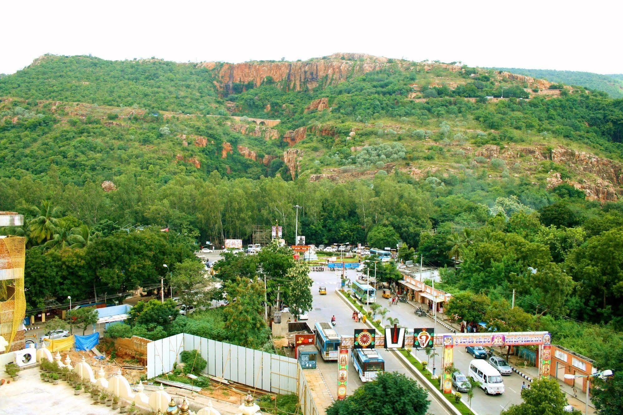 Raj Park- Hill View Hotell Tirupati Eksteriør bilde